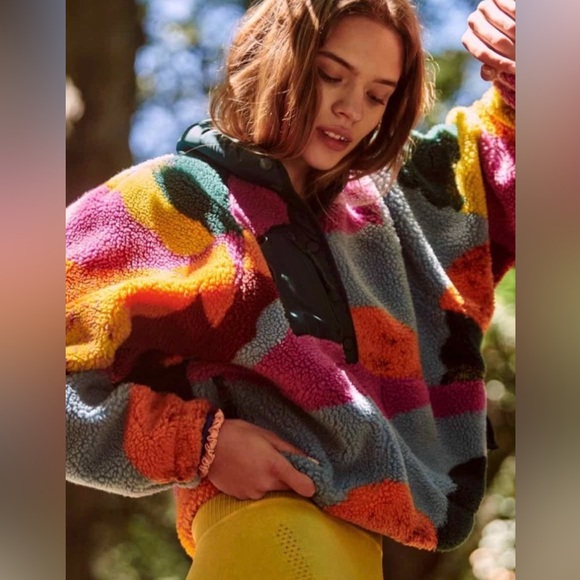 Free People Jackets & Blazers - Free People Hit The Slopes pullover Fleece trailblazer